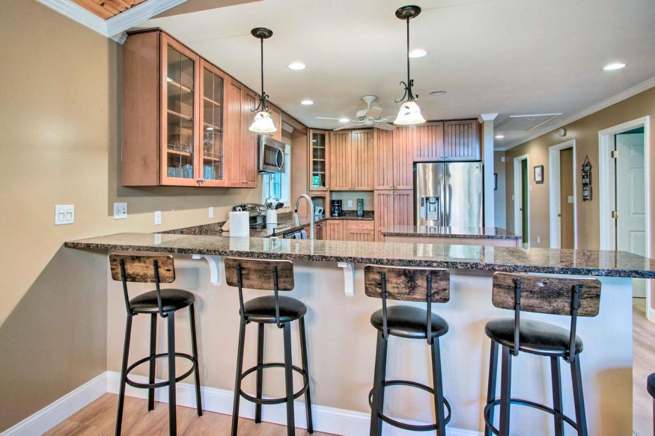 Readfield Retreat With Lake Maranacook Views! Bagian luar foto
